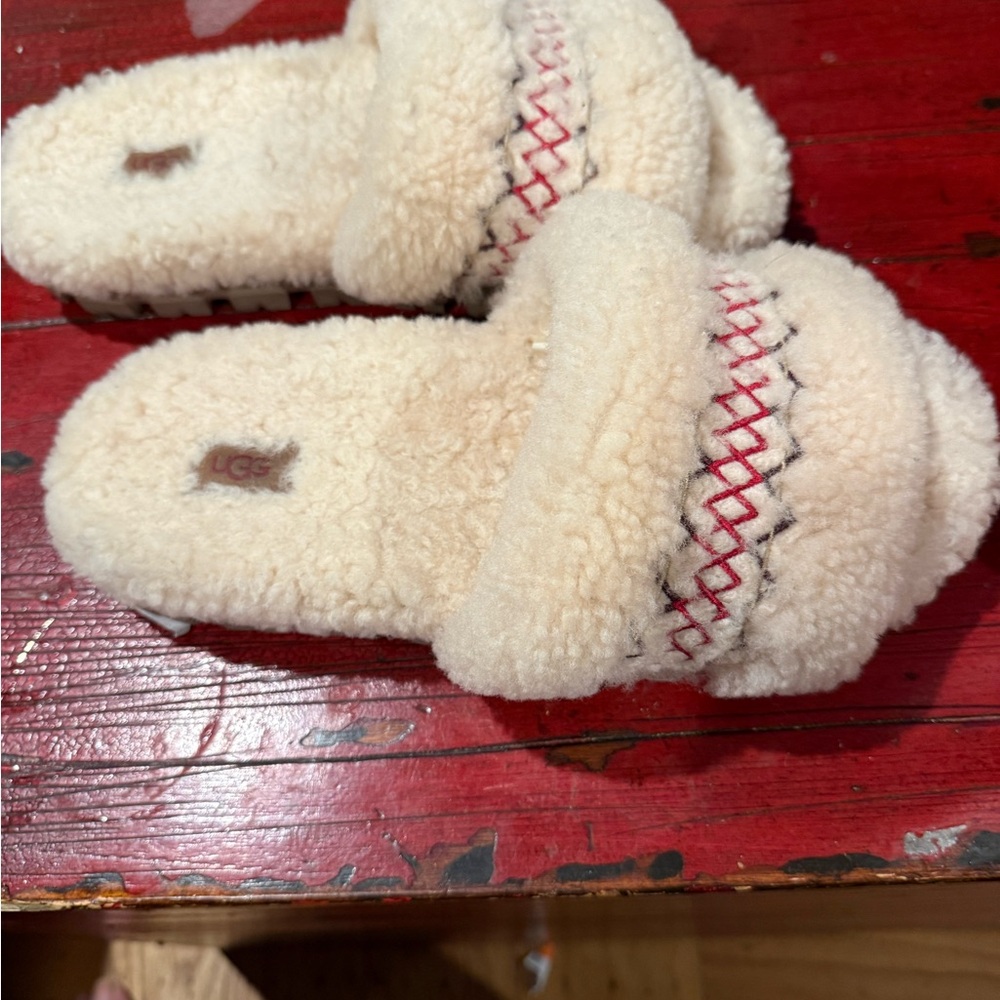 UGG Cream Shearling Slide Slippers with Red Accent Stitching - Picture 5 of 6